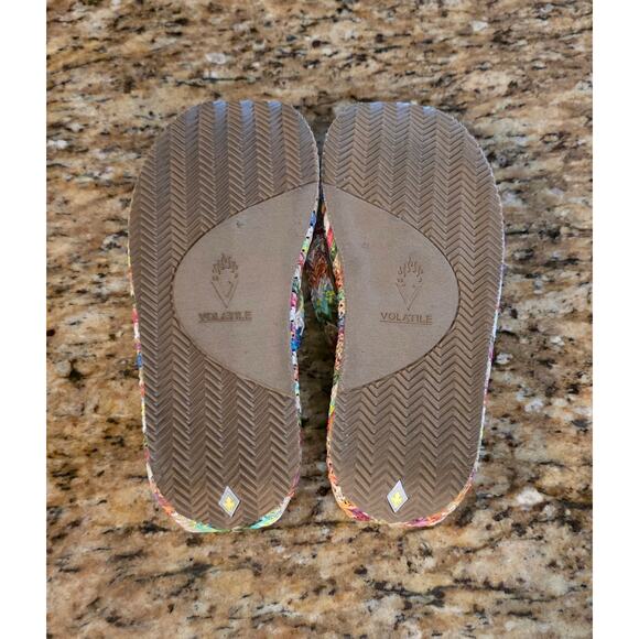 Volatile  Multi Color Woven Wedge Flip Flop Sandals Size 8 Women's textile - Picture 6 of 6